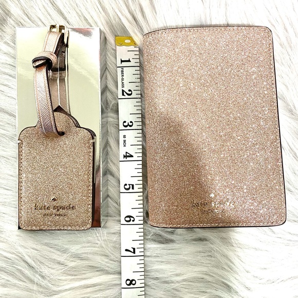 NWT ♠️ Kate Spade New York Rose Gold Shimmer Travel Set Passport & Luggage Tag - Picture 2 of 5